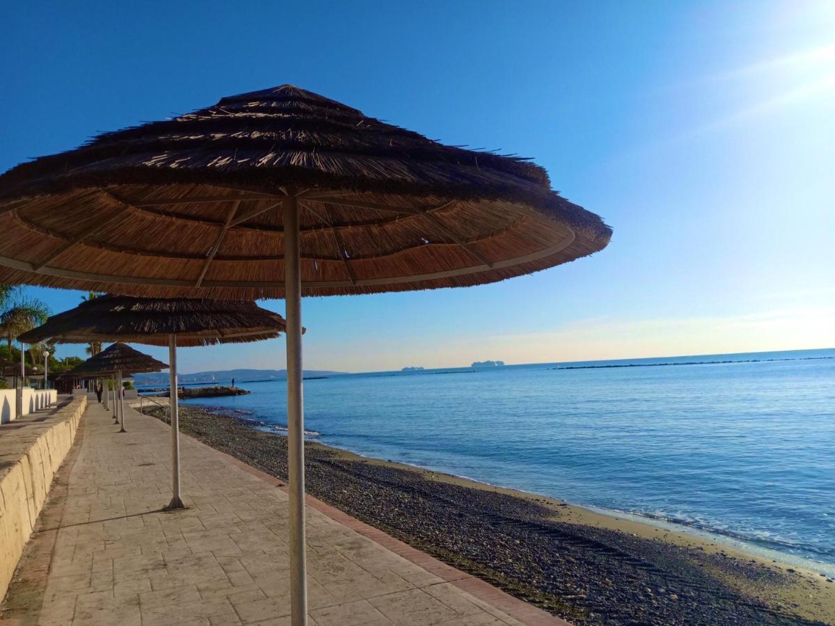 Sanders Ermitage On The Beach - Delightful 1-Bedroom Apartment With Sea View Limassol Eksteriør billede