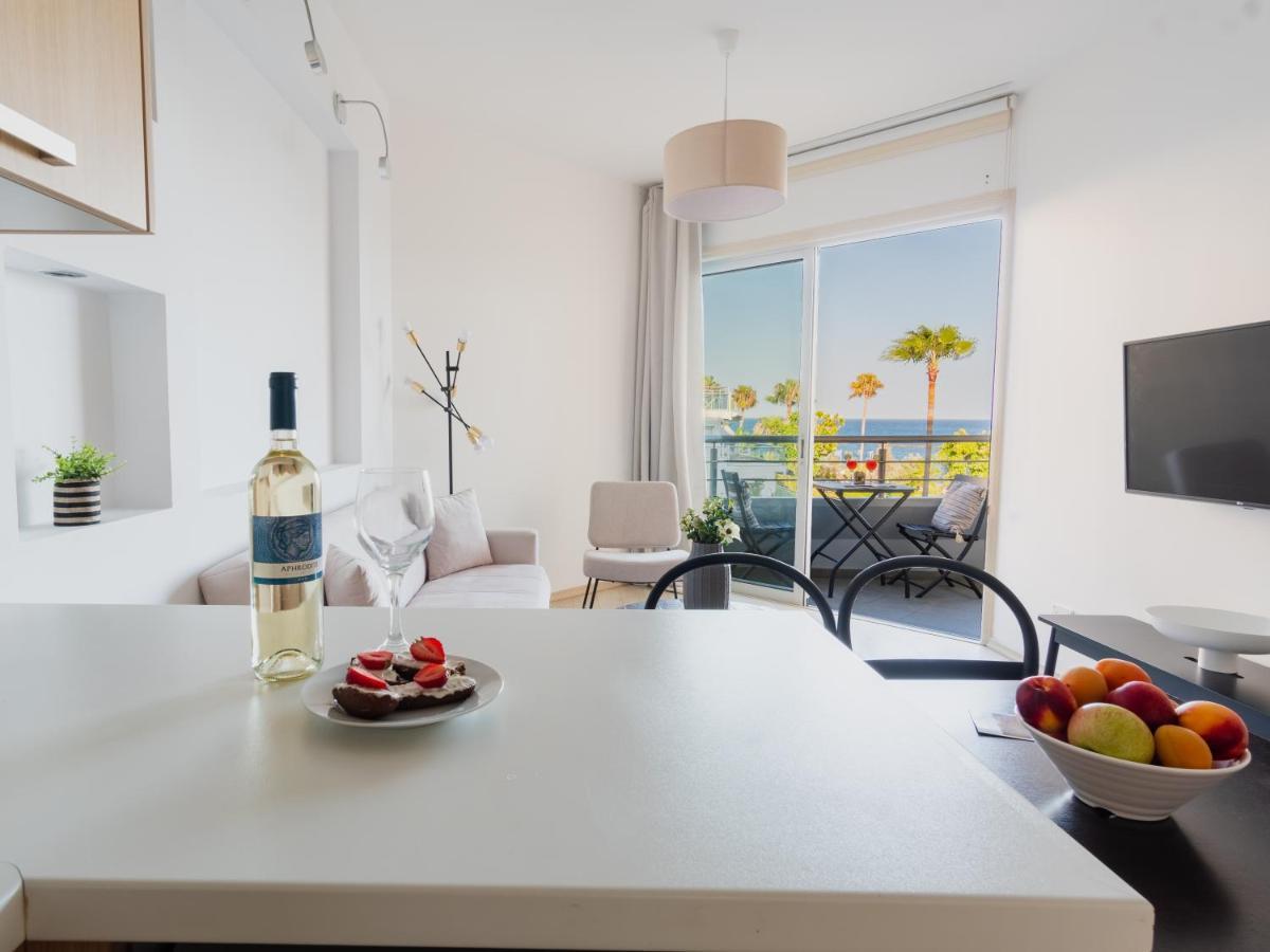 Sanders Ermitage On The Beach - Delightful 1-Bedroom Apartment With Sea View Limassol Eksteriør billede